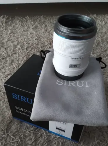 Lente Sirui 56mm F1.2