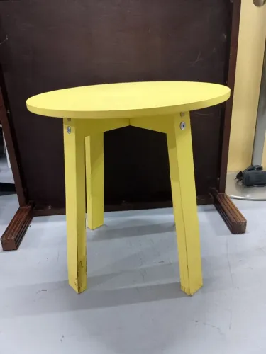 Mesa De Apoio Amarela - Para Escritório