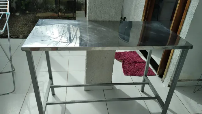 Mesinha inox 120x60 novíssima
