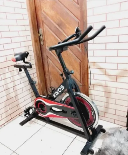 Bicicleta spinning "Entrego/Aceito cartao