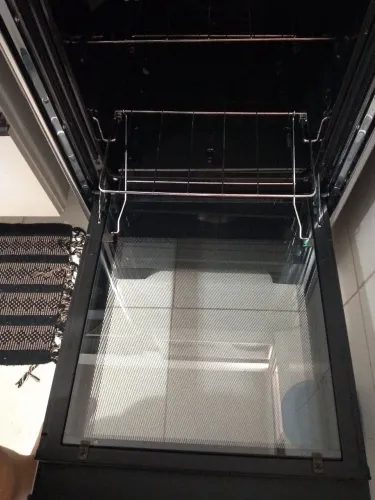 Fogão Dako 4 bocas voltagem ,220 mesa de vidro.