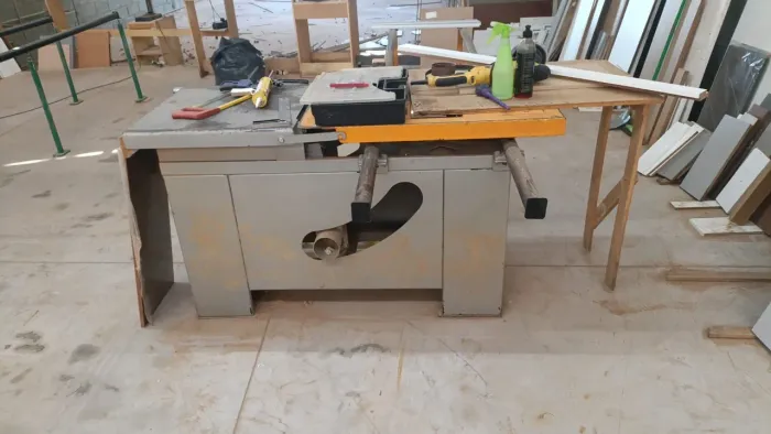 Vendo Esquadrejadeira Vênus 2000