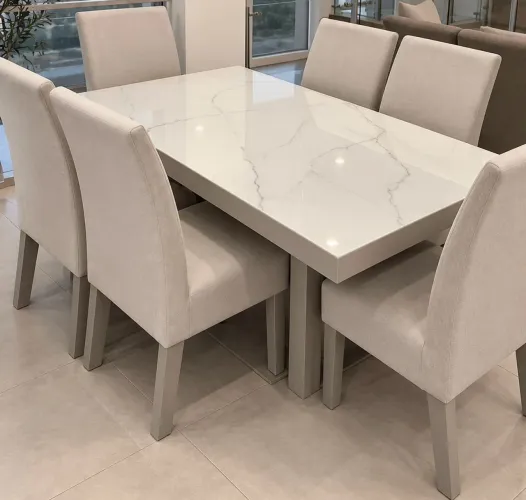 Conjunto de Mesa com 5 Cadeiras estofadas tampo em mármore