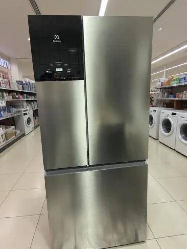 Geladeira Electrolux 590L Efficient Frost Free 3 Portas Inox Look 