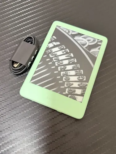 Kindle Amazon Modelo 2024, 16GB, Tela Antirreflexo 6? Verde Matcha