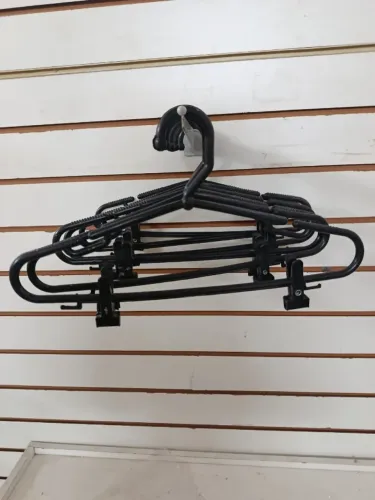 Kit com 92 Cabides com Presilhas para Loja