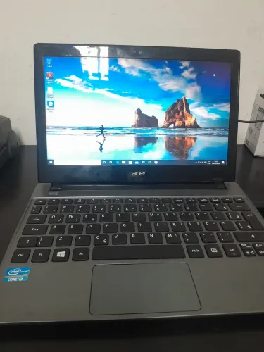 Notebook Acer i3 com tela de 11.6 polegadas.
