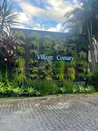 Casa de condomínio para venda possui 280 metros quadrados com 5 quartos