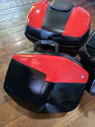 Vendo os 3 baús da ducati 