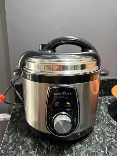 Panela de pressão elétrica