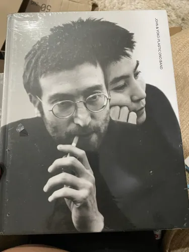 o livro de capa dura John & Yoko/Plastic Ono Band -CAPA DURA