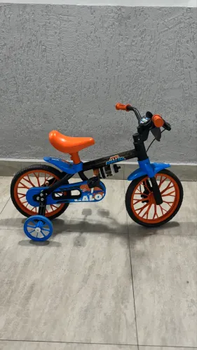 Bicicleta infantil Menino