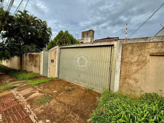 IMÓVEL ESPAÇOSO E PERFEITO PARA VALORIZAÇÃO