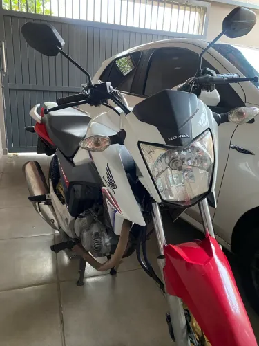 Honda CG 160 Titan EX 2016/2017 - Edição Limitada 40 Anos - Abaixo da tabela