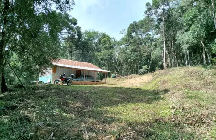 Terreno com Casa e Nascente Bairro Campestre, Tijucas do Sul 11.000m²