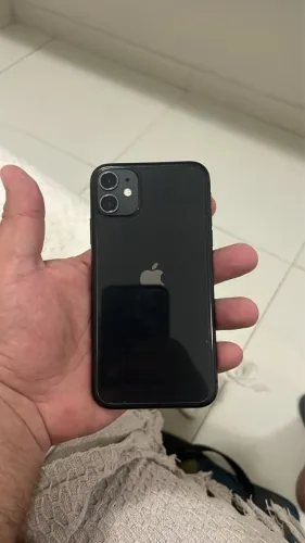 ? iPhone 11 128 GB à venda