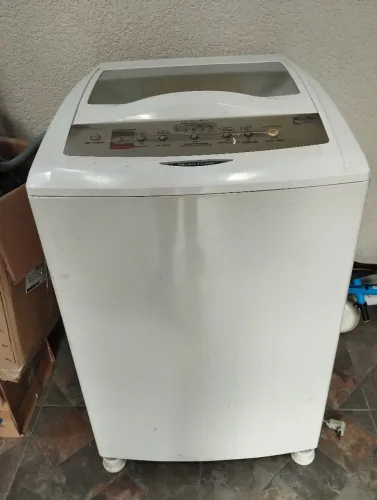 Máquina de lavar 8kg- Quente e Fria -220v - Brastemp 