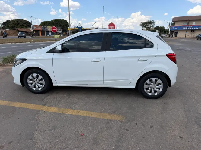 Chevrolet Onix JOY Hatch 1.0 8V Flex Mec. 4P 2019
