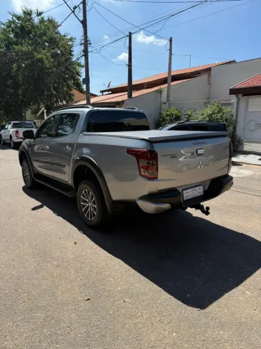 Mitsubishi L200 Triton Sport HPE-S 2.4 CD Dies. AUT 2021