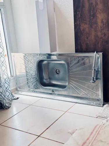 Vendo pia com torneira