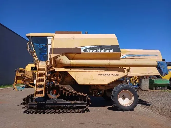 Colheitadeira New Holland TC59 
