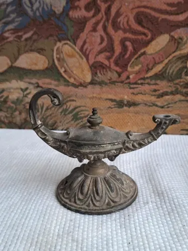 Lamparina em bronze decorativa