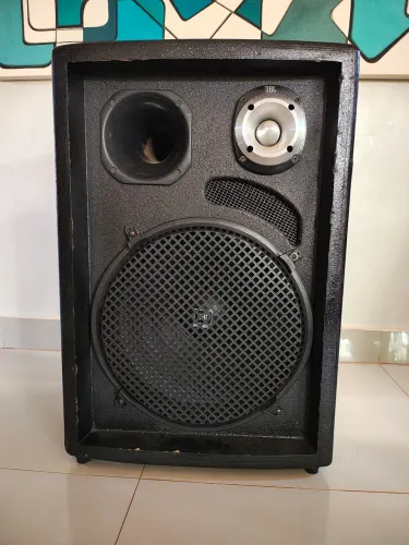 Vendo par de caixas (PA) passivas, 750 W + potência+ capa.