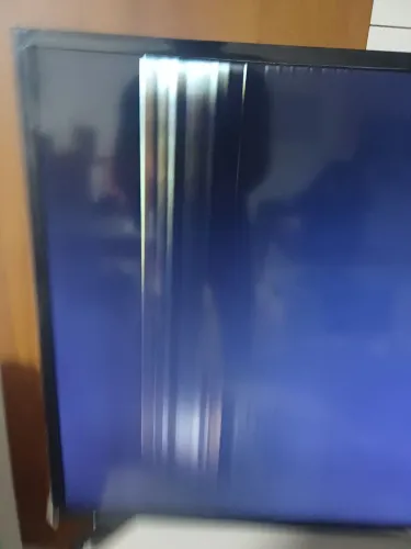 Vendo TV smart Samsung com defeito na tela