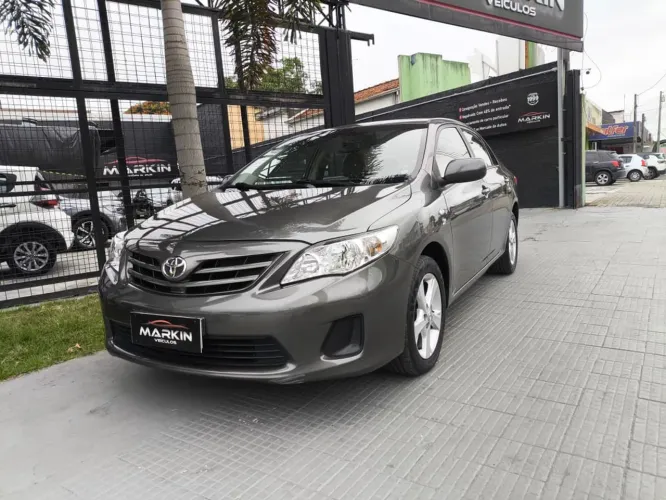 Toyota Corolla GLI 1.8 Flex 16V Aut. 2013