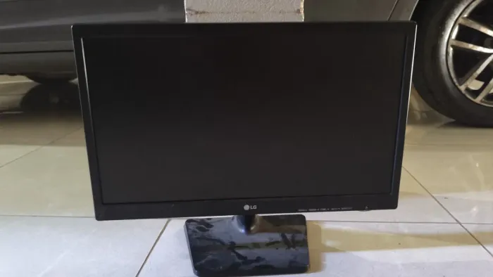 Kit 2 Monitores LG 17" + 20 funcionando perfeitamente. 