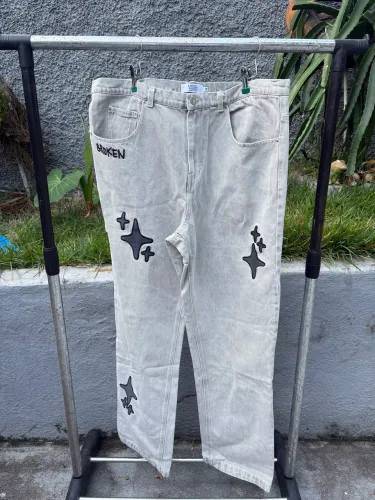 Calça Broken Planet Stars Cinza