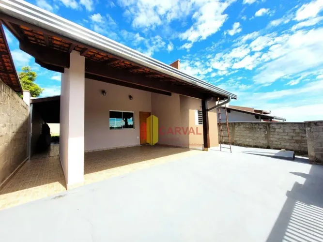 Casa com 3 dormitórios para alugar, 137 m² por R$ 3.350,00/mês - Guedes - Jaguariúna/SP