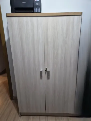 Armário para escritório em MDF