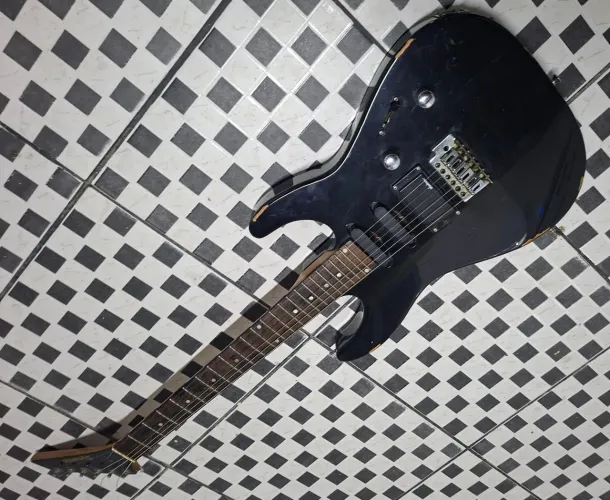 Guitarra Cap Jackson