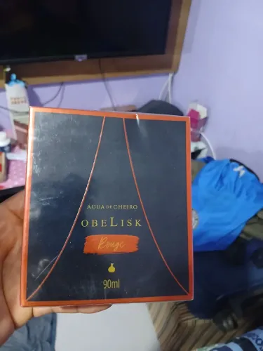 vendo tres perfumes aguas de cheiro 150 cada 400 os 3 aceito propostas decentes fixa 12 hr