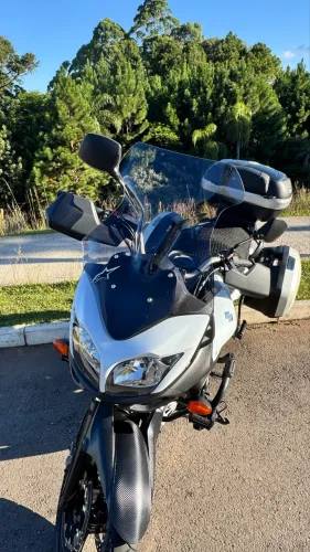 Vendo Suzuki V STROM 650.