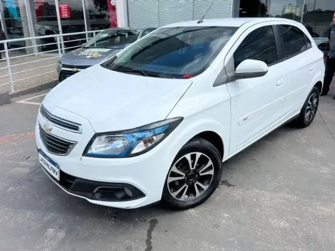 Chevrolet Onix Hatch LTZ 1.4 8V Flex Power Mec. 4P 2015