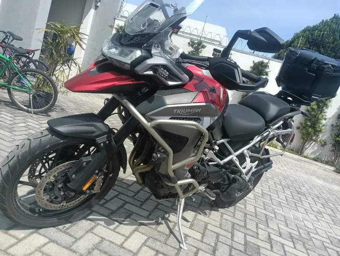 Moto Triumph Tiger 1200 GT