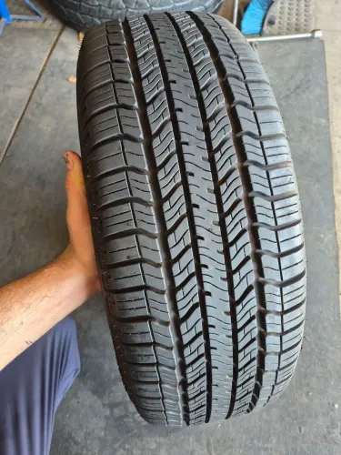 Um pneu 205/60/15 pirelli semi-novo (200 em 2× no ct