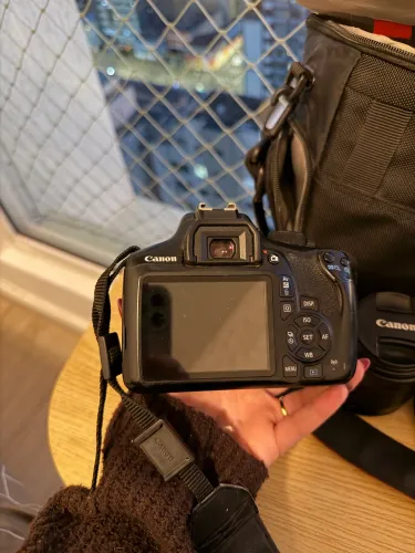 Vendo Câmera Cânon Rebel T6 + Lente 18-55mm
