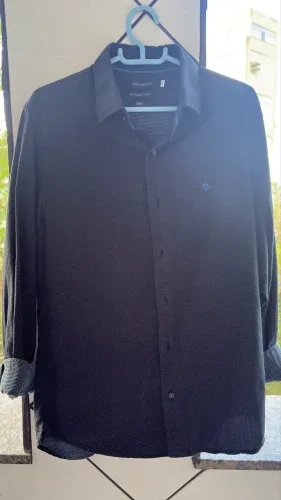 Camisa social manga longa , tamanho P.