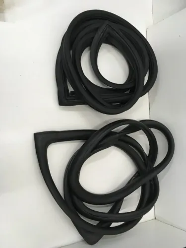 Kit, conjunto Borrachas guarnição do vidro traseiro e dianteiro do Monza Hatch 82/83
