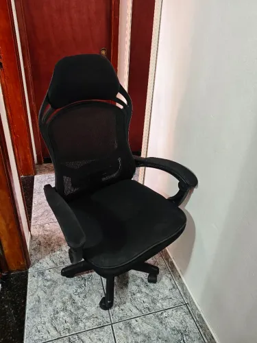 Cadeira de escritório Tóquio Preta - Anatômica (Base de aço + Prolongador de pistão)