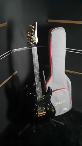 Guitarra Seizi Musashi Black Gold