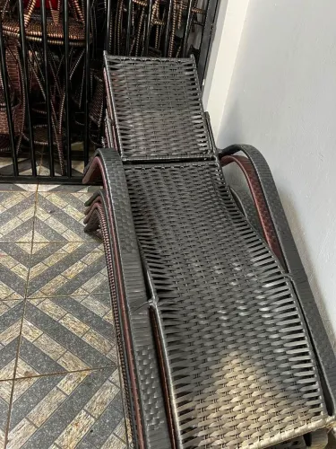 Cadeira para piscina de fibra sintética