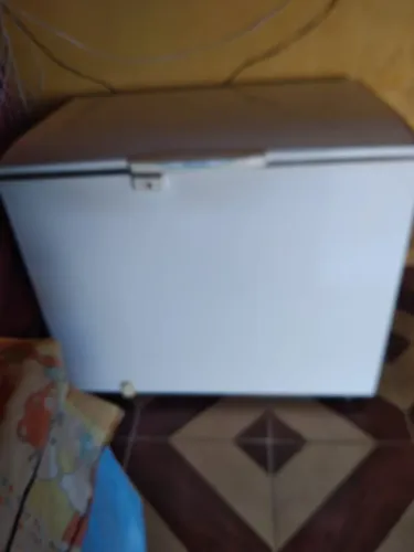 Vendo esse freezer nunca foi no concerto bem conservado 1700$