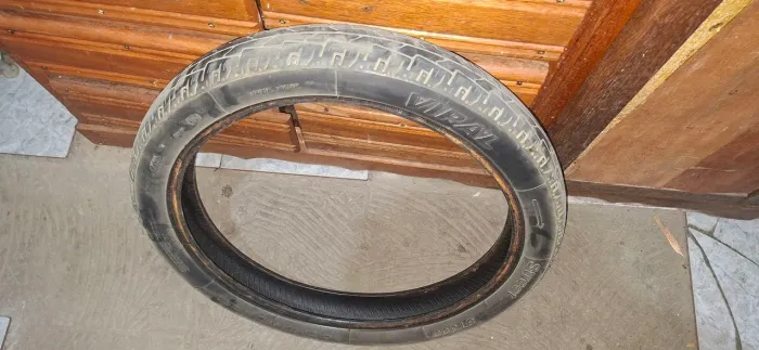 Pneu dianteiro usado da 150