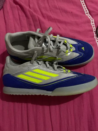 VENDO CHUTEIRA DE FUTSAL TAM 38 ADIDAS
