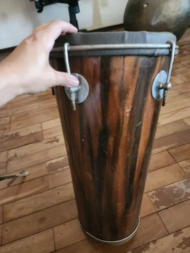 Tambor de Percussão de Madeira 52cm - Pele de Couro Natural