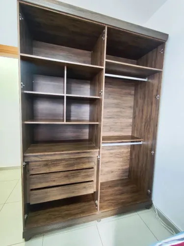 Guarda roupa solteiro semi novo ENTREGO e MONTO